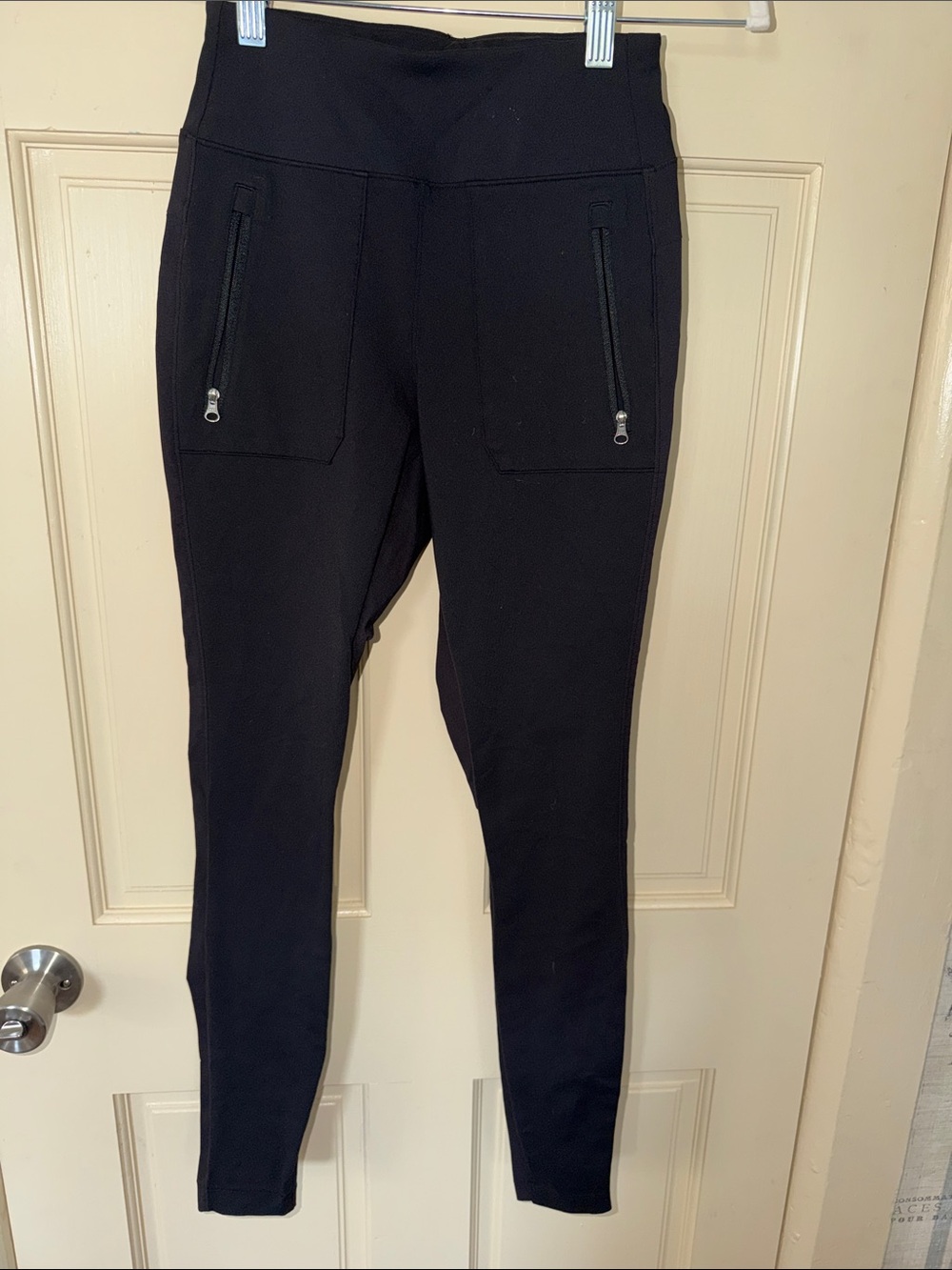 The North Face Black High-Waist Leggings with Zip Pockets